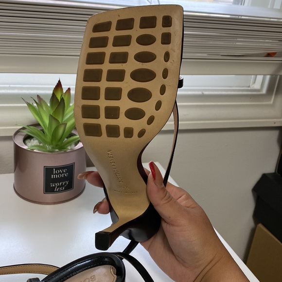 Authentic Bottega Veneta heels, box, and dust bag for each shoe - Picture 3 of 6